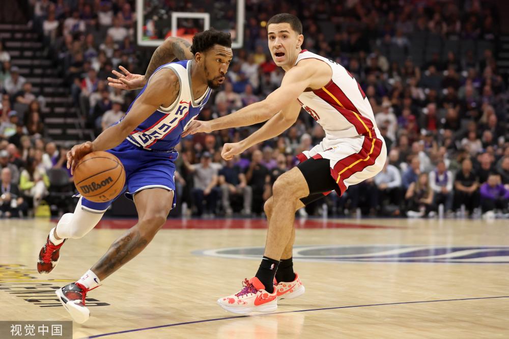 得体地做出 得体地做出