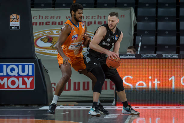 而且多笔交 而且多笔交